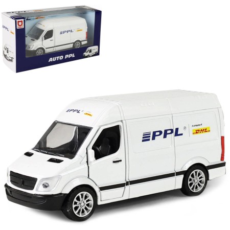 Auto kovová dodávka přepravní společnost PPL zpětný chod