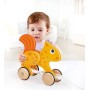 HAPE DŘEVO Veverka baby tahací na kolečkách *DŘEVĚNÉ HRAČKY*