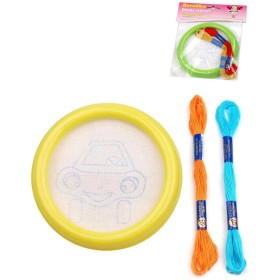 Beruška vyšívání v rámečku zvířátka na pověšení set předloha + 2 příze různé druhy