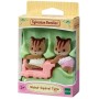 Sylvanian Families Oříškové veverky dvojčata herní set 2 figurky + mašinka