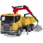 BRUDER 03551 Auto nákladní Scania Super 560R s ramenem model 1:16 plast